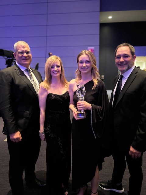 L to R: Derek Reckard, MSN, CRNA, and Jennifer Fleegle-Vistas, MSN, CRNA (Assistant CRNA Clinical Directors, UPMC Presbyterian); Sara J. Fauls, MSN, CRNA; and Dale Fleck, MSN, CRNA (CRNA Clinical Directors, UPMC Presbyterian) celebrate at the 2024 Cameos of Caring Gala.