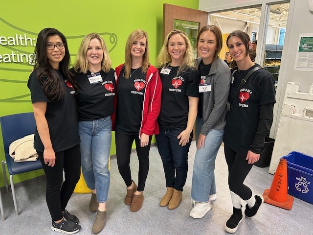 group of UPMC CRNAs volunteering at a food bank