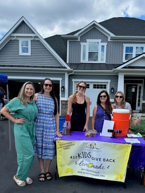 The CRNAs at UPMC Presbyterian hosted a lemonade stand to raise funds for Make-A-Wish and 412 Gives Back.