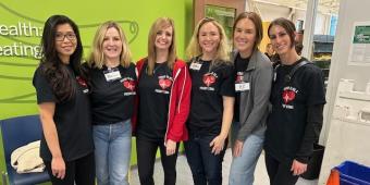 group of UPMC CRNAs volunteering at a food bank